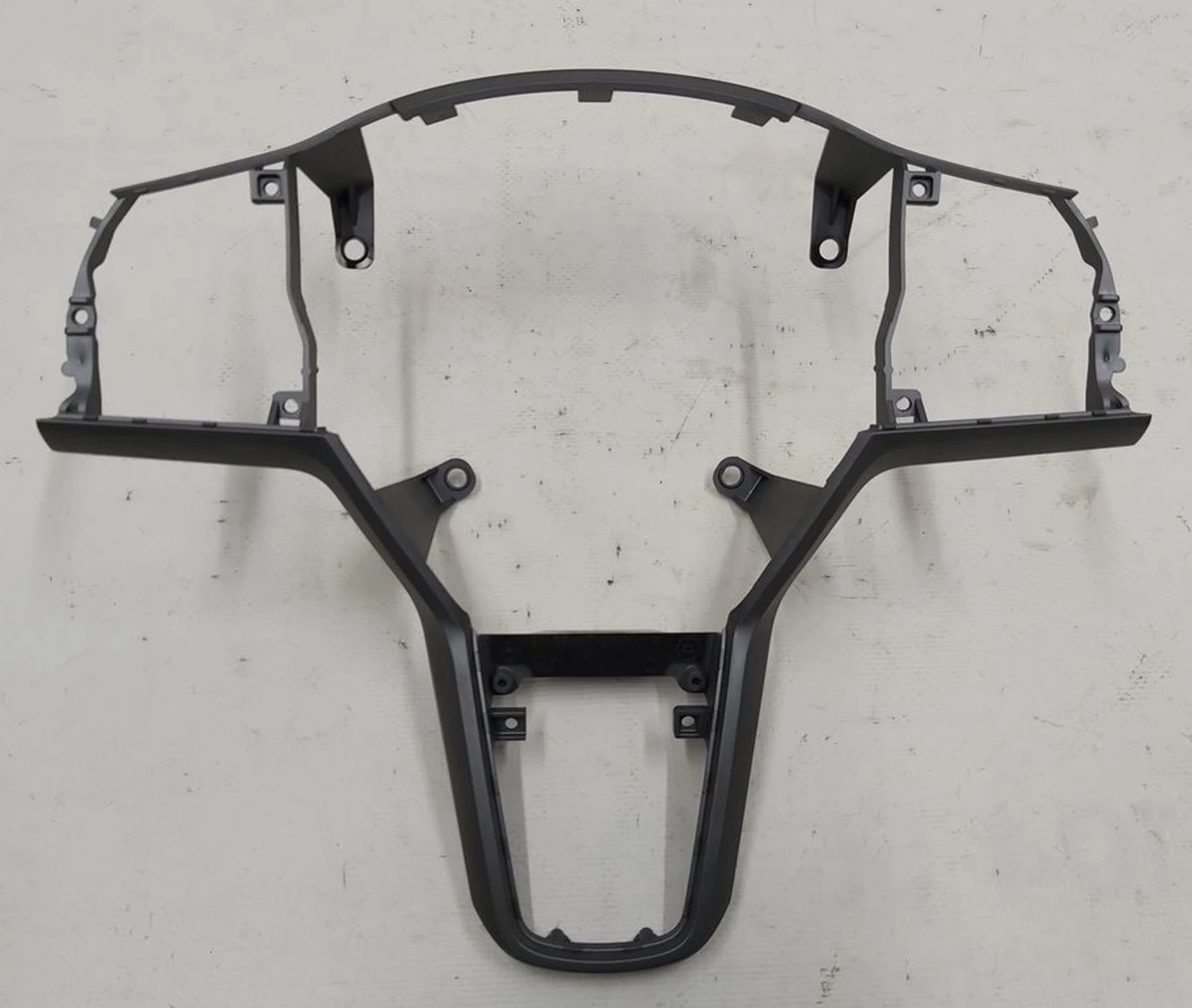 Driver's airbag decorative housing on the steering wheel Tesla model 3 1096973-00-E