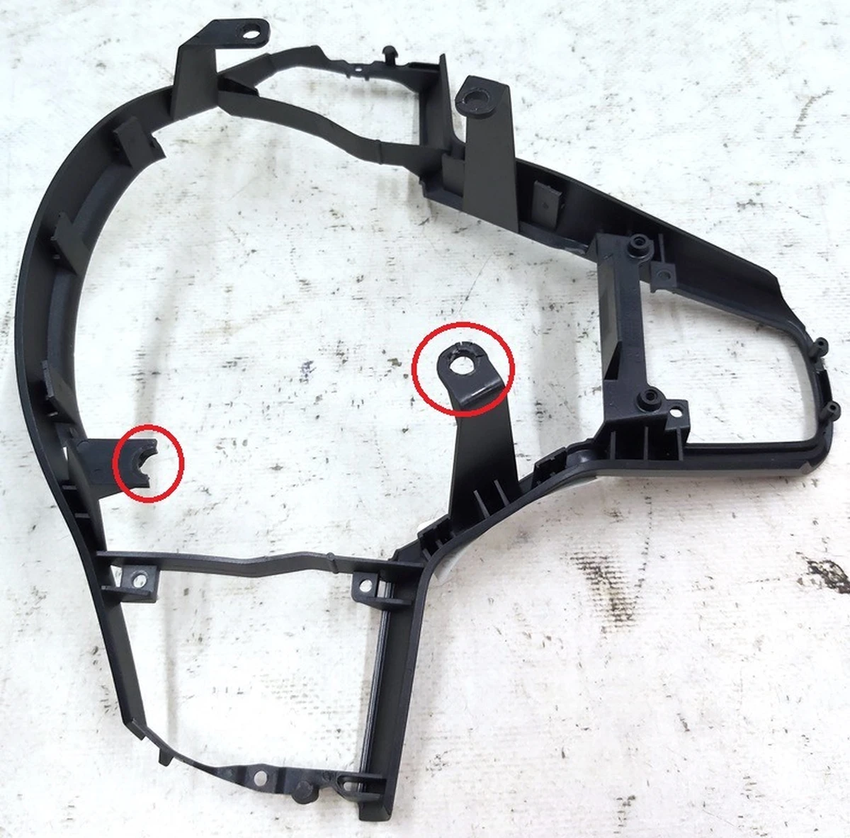 Корпус декоративний подушки безпеки водія на рульовому колесі з пошкодженням Tesla model 3 1096973-00-E
