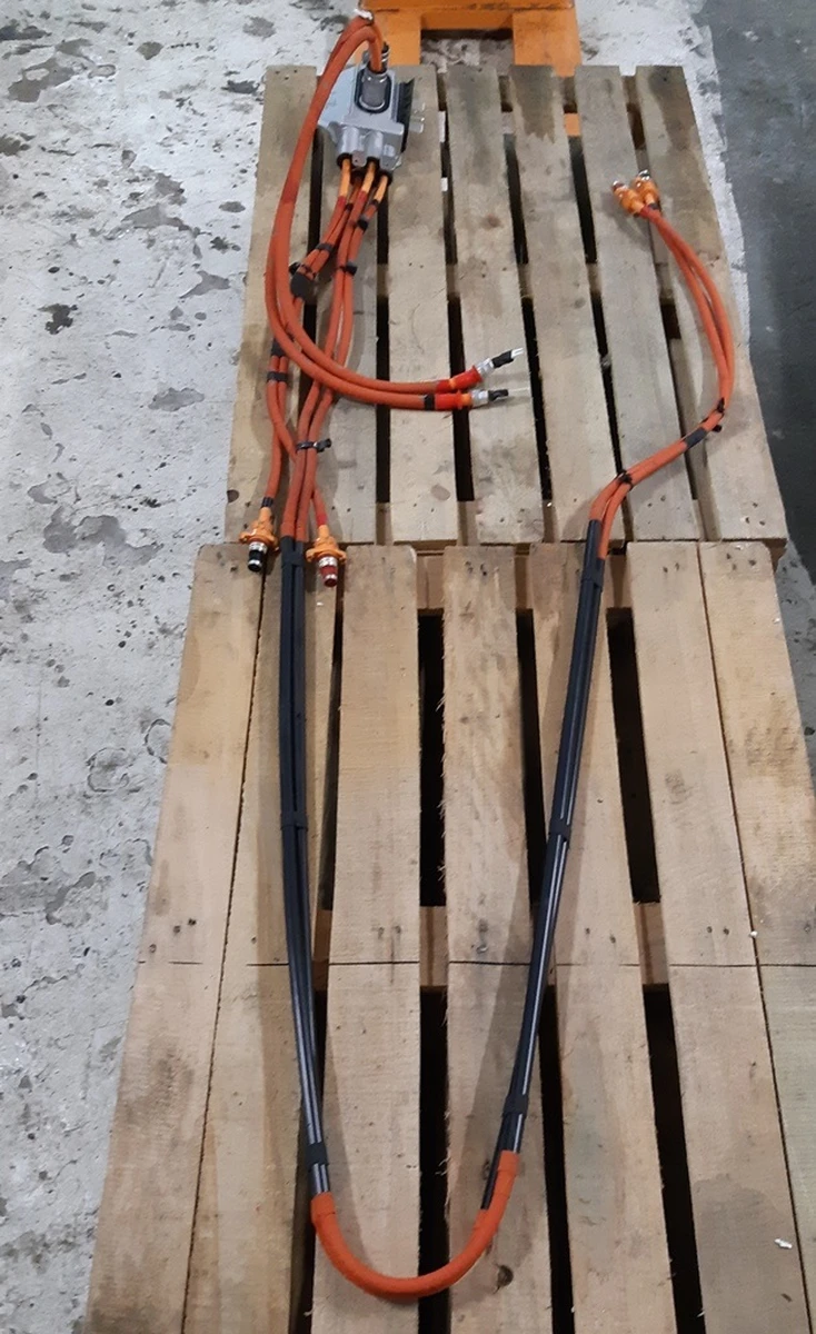 1 Splitter with high voltage wires assembly R04 Tesla model S REST 1507386-15-B