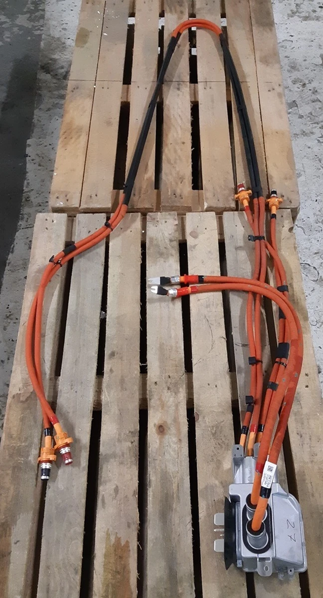 1 Splitter with high voltage wires assembly R04 Tesla model S REST 1507386-15-B