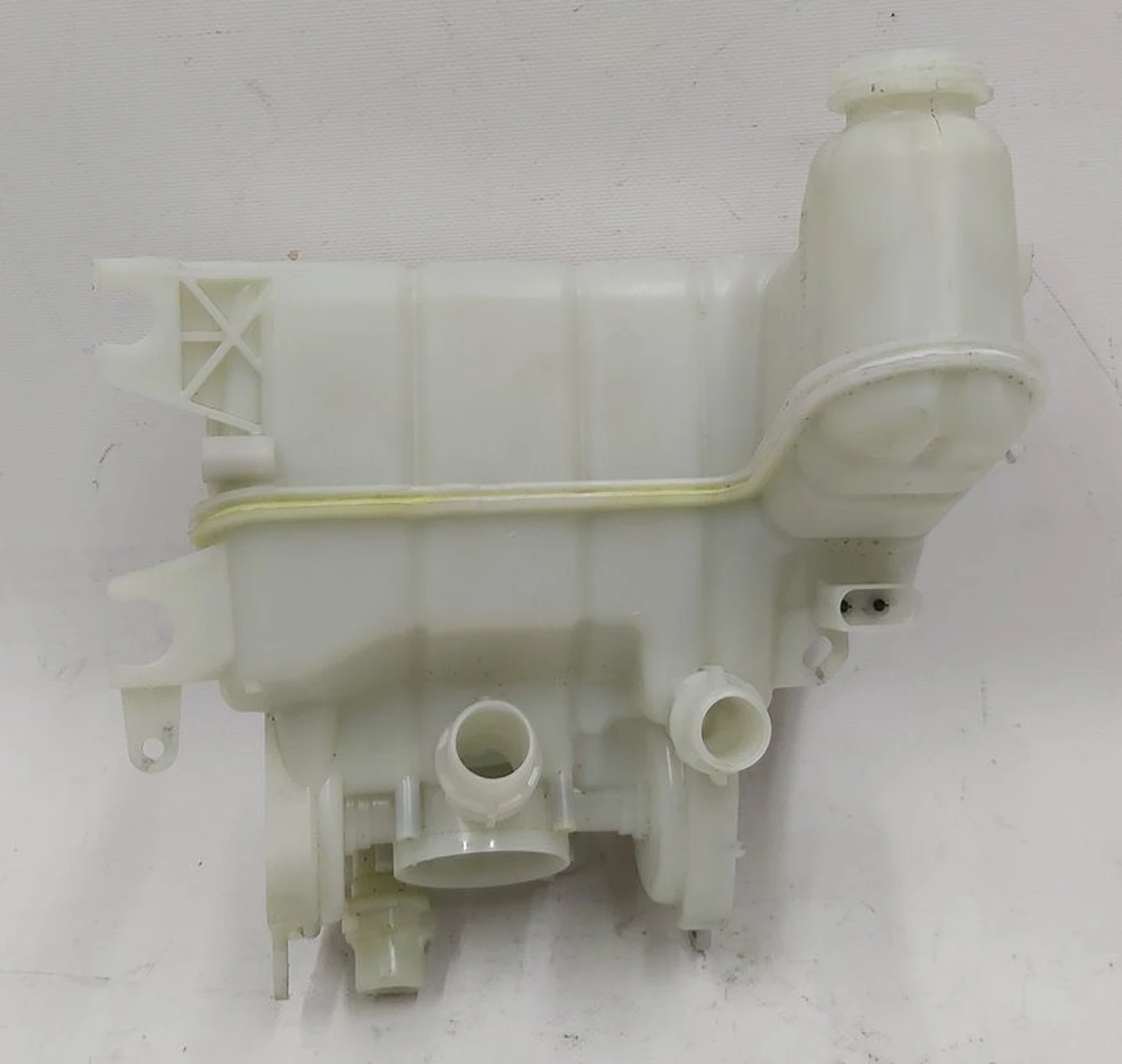 Розширювальний бачок рідини для охолодження Tesla model 3 1097015-00-M