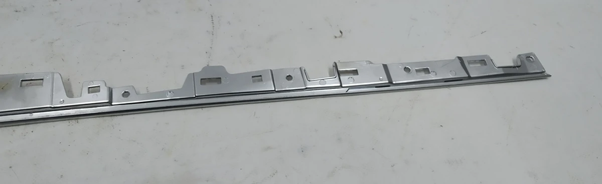 18 Декоративна хром вставка центральної консолі PREMIUM права Tesla model 3 1097166-00-E