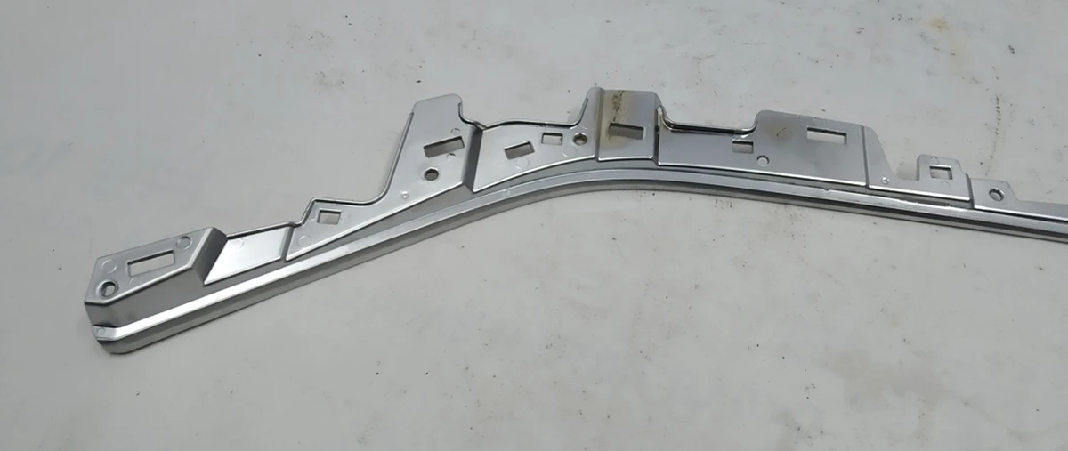 18 Декоративна хром вставка центральної консолі PREMIUM права Tesla model 3 1097166-00-E