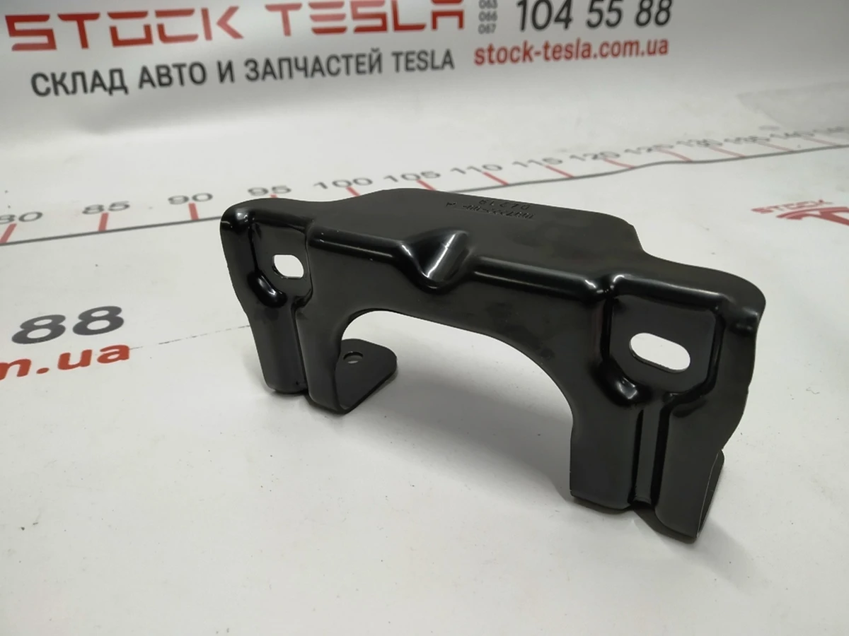 5 Кронштейн кріплення рами другого ряду сидінь Tesla model 3 1097222-00-A