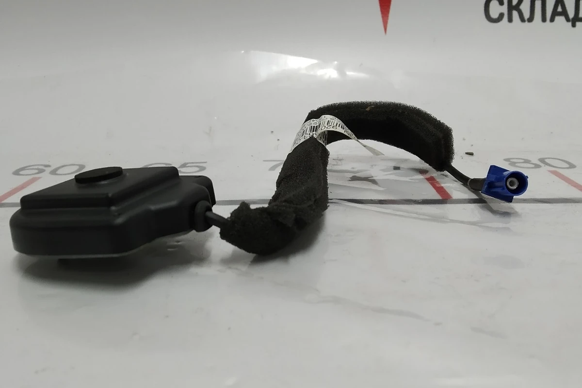 1 Антена GPS Tesla Model S, Model S REST, Model X 1097321-00-B