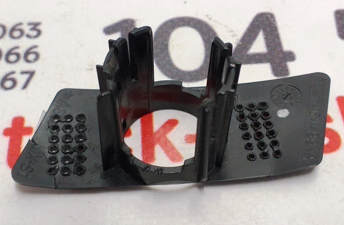 8 Кронштейн кріплення парктроніка S1 Tesla model X 1097464-00-A
