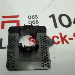 11 Кронштейн кріплення парктроніка S10 Tesla model X 1097473-00-A