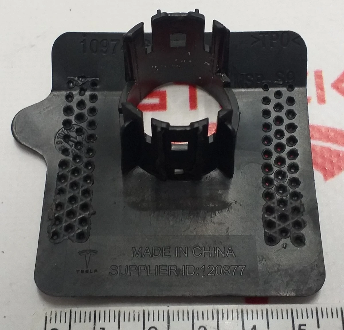 Кронштейн крепления парктроника S9 Tesla model S REST 1097486-00-A