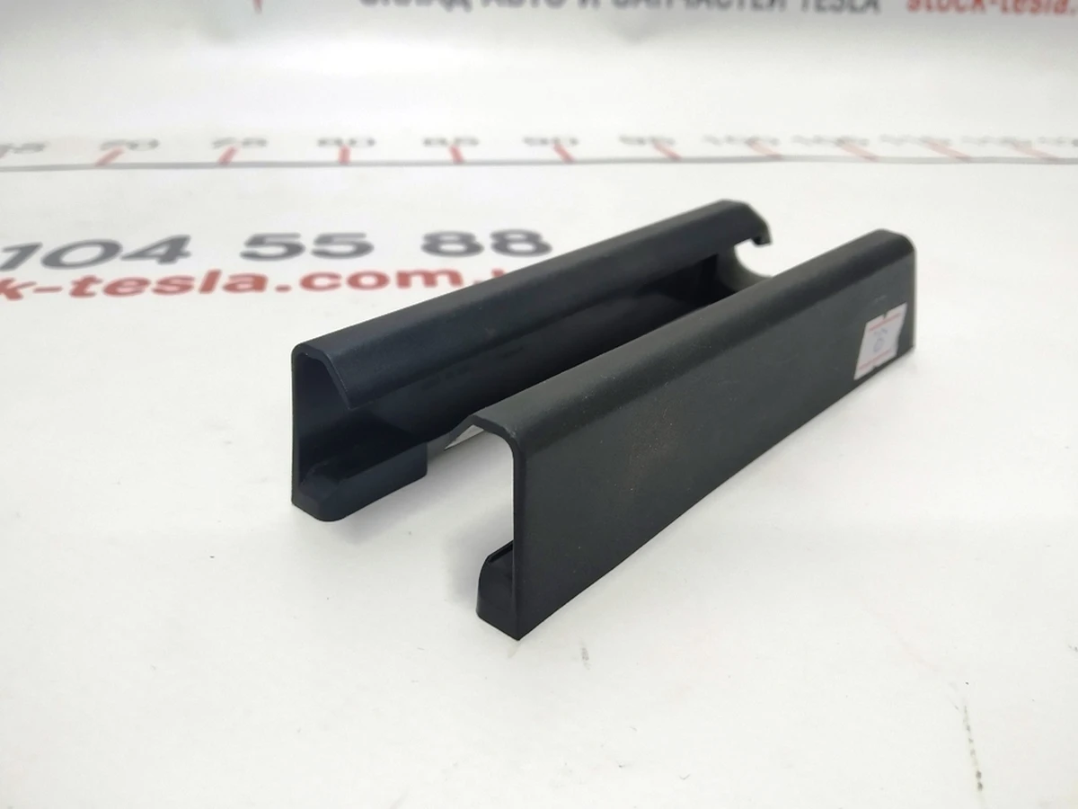 9 1R TRACK COVER Tesla model 3 1097490-00-C