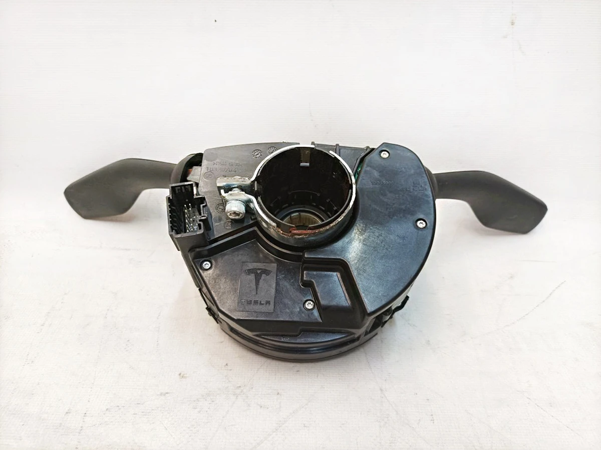 3 Steering column control module (oxidized) Tesla model 3 Tesla model Y 1097662-00-O