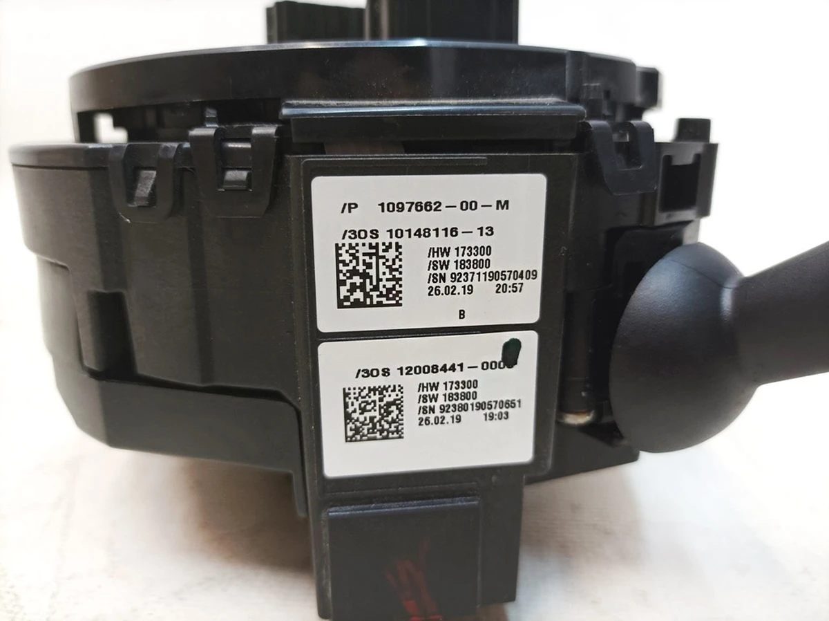 3 Steering column control module (oxidized) Tesla model 3 Tesla model Y 1097662-00-O