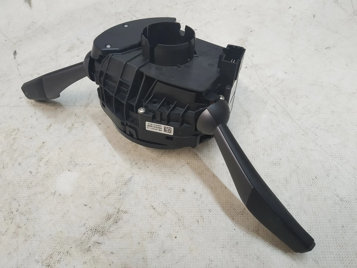 3 Модуль управления рулевой колонкой Tesla model 3, model Y 1097662-00-P