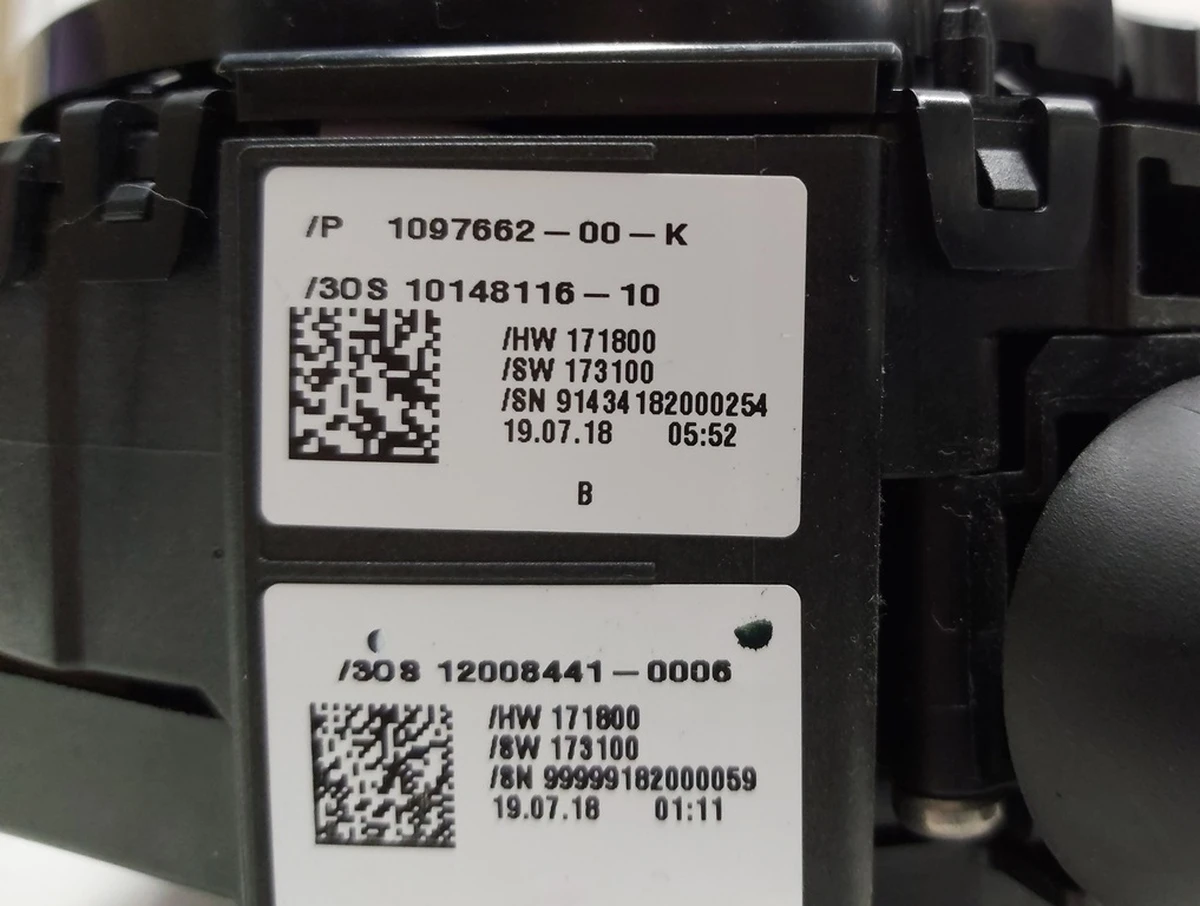 3 M3 STEER COLMN CNTRL MODULE KOSTAL Tesla model 3 Tesla model Y 1097662-00-O