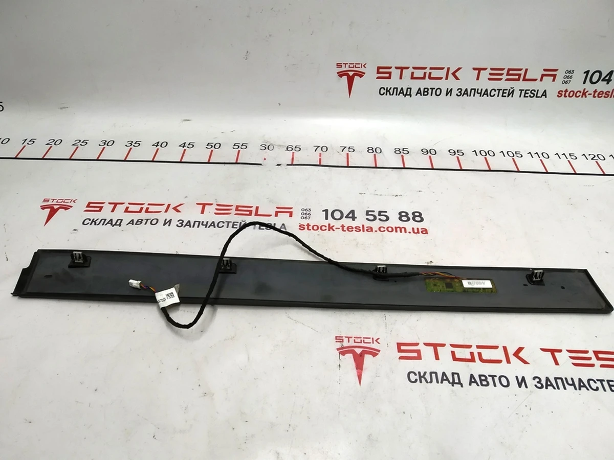 3 ASY,LHS CLADDING & CAPACITIVE SENSOR Tesla model X 1097663-00-B