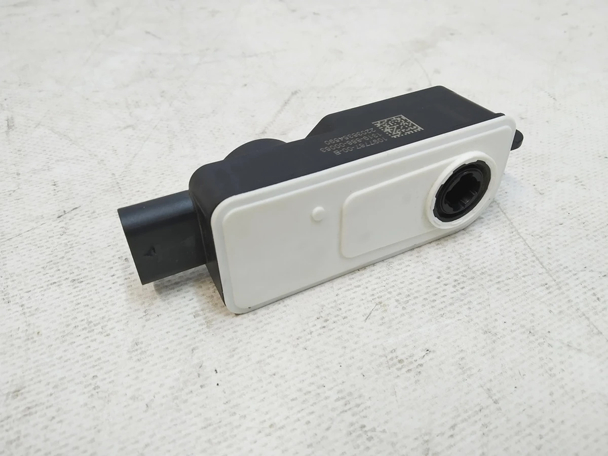 5 Электропривод центрального люверса Tesla Model Y 1494159-00-C