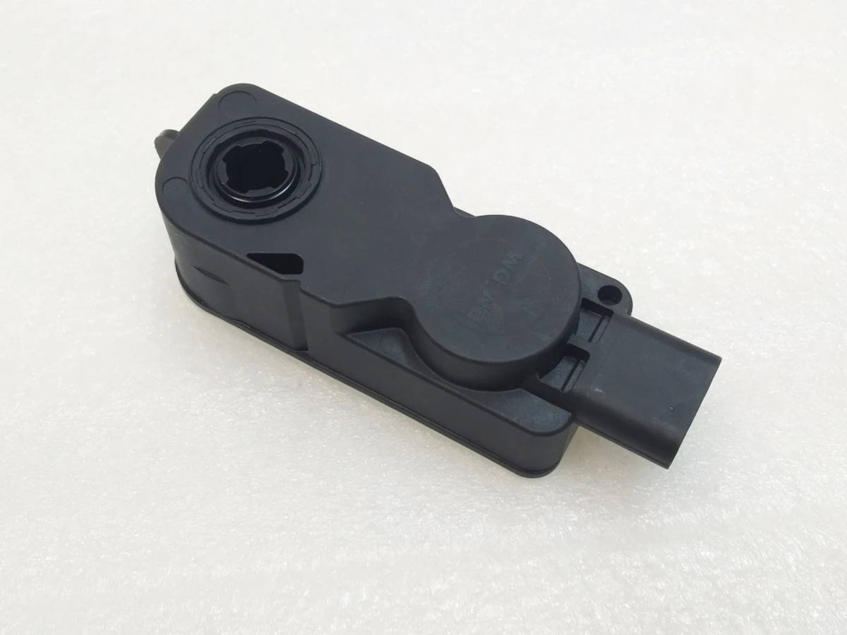 5 Корпус электропривода центрального люверса с механизмами в сборе Tesla Model 3 1559787-00-B