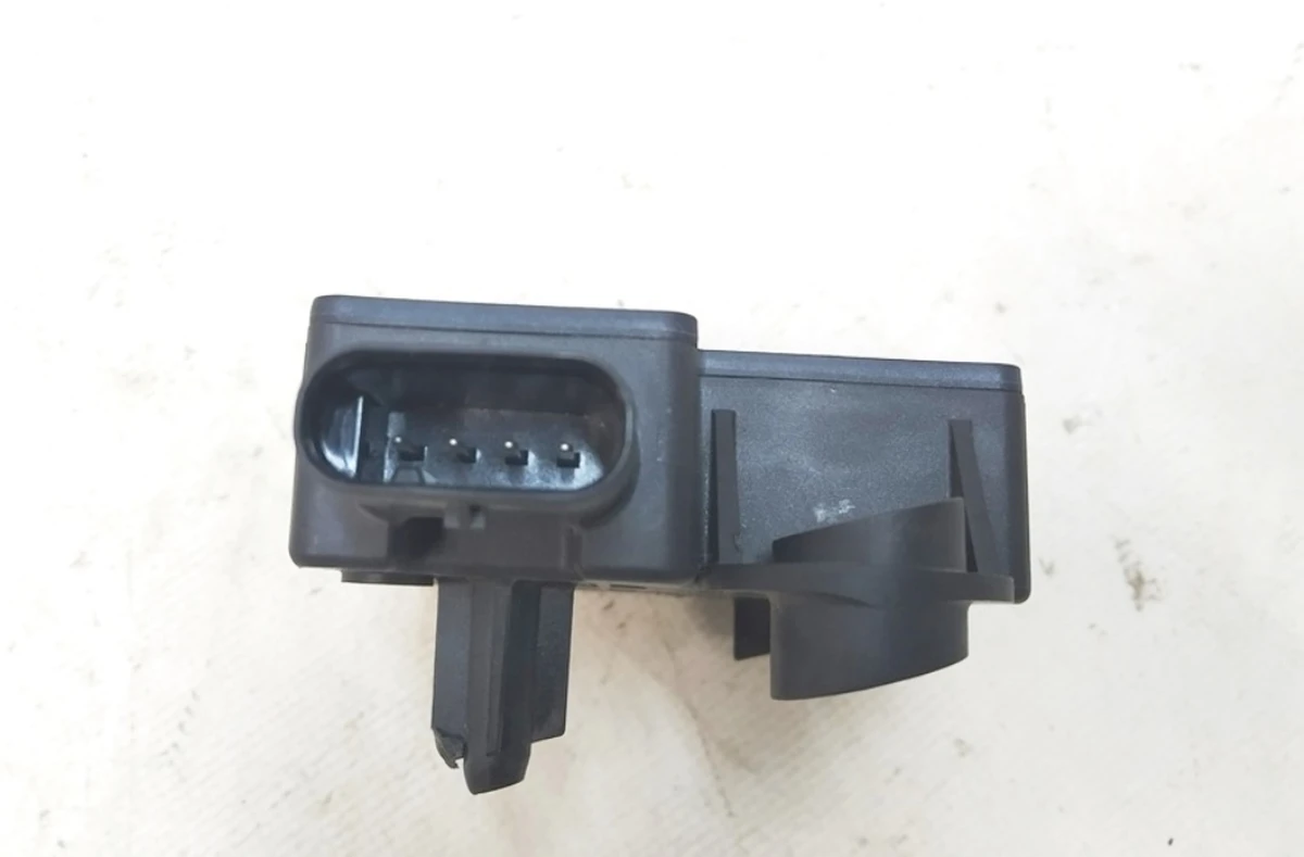 7 Блок Bluetooth (пошкодження) Tesla model 3 1097855-00-H