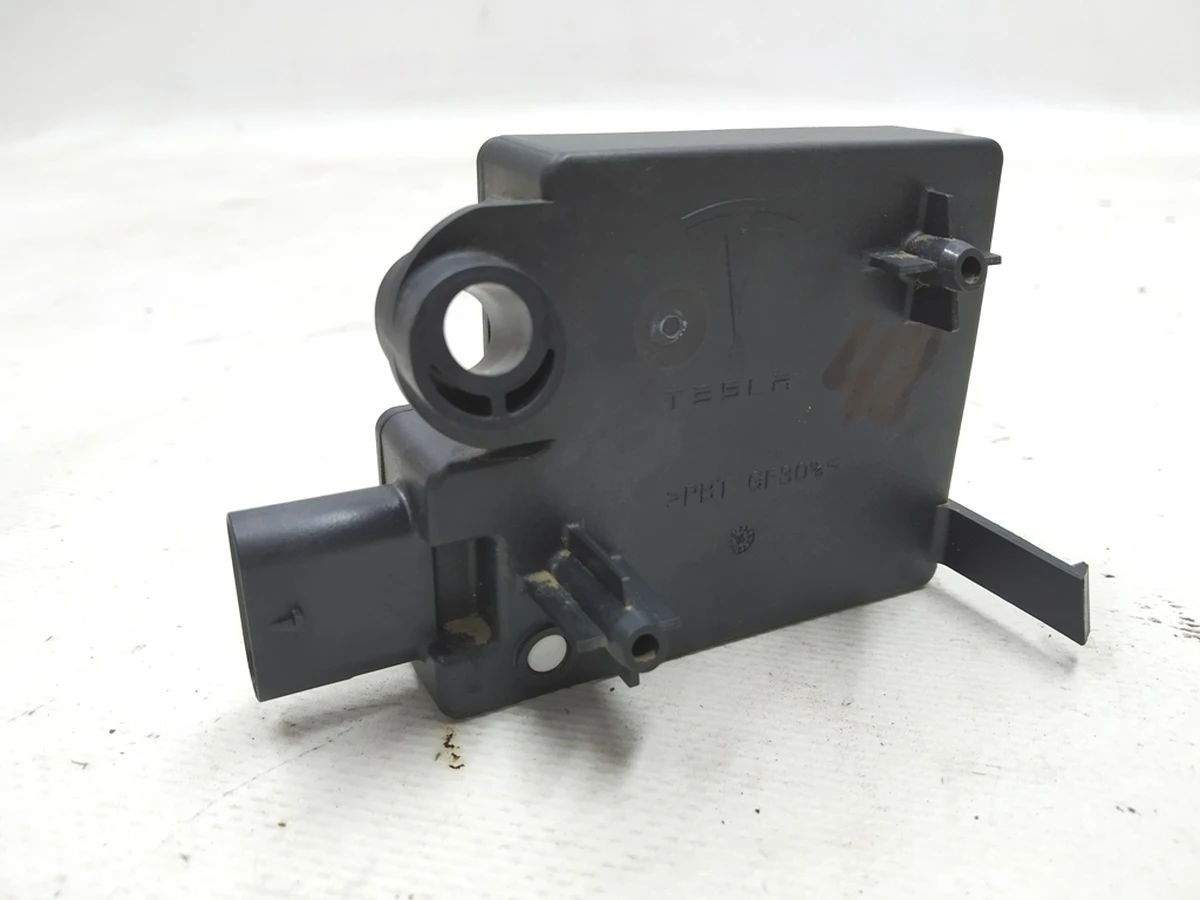 7 Блок Bluetooth Tesla model 3 1097855-00-H