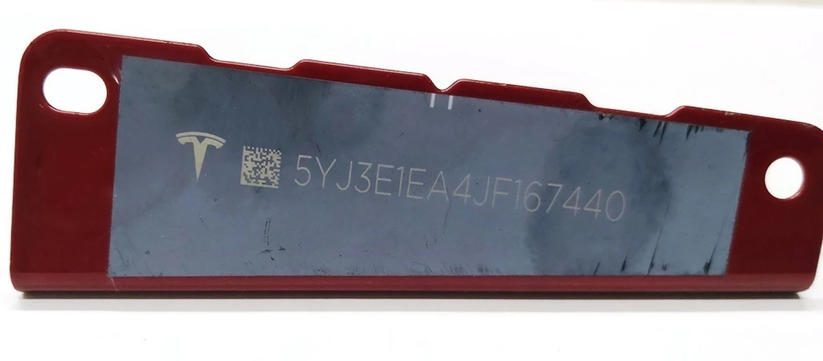 VIN PLATE Tesla model 3 1006865-00-C