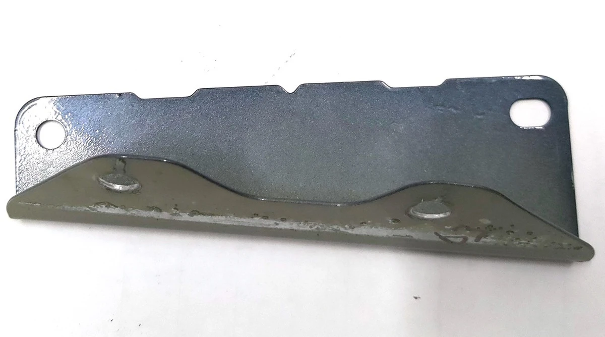 2 Табличка с VIN кодом под лобовым стеклом Tesla model 3 1006865-00-C