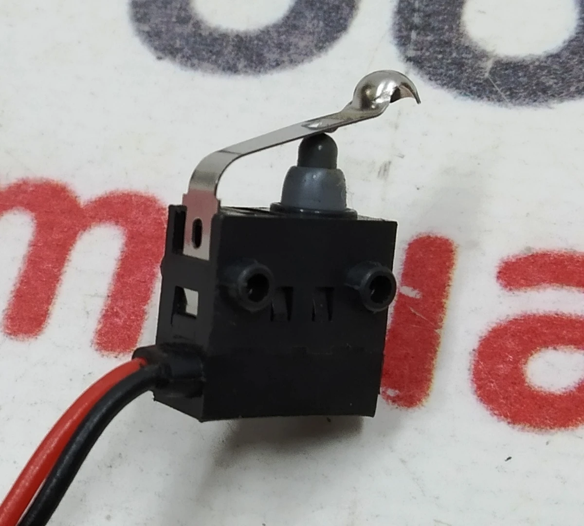 11 Датчик положения спинки 2-го ряда сидений 60/40 Tesla model X 1098281-00-A