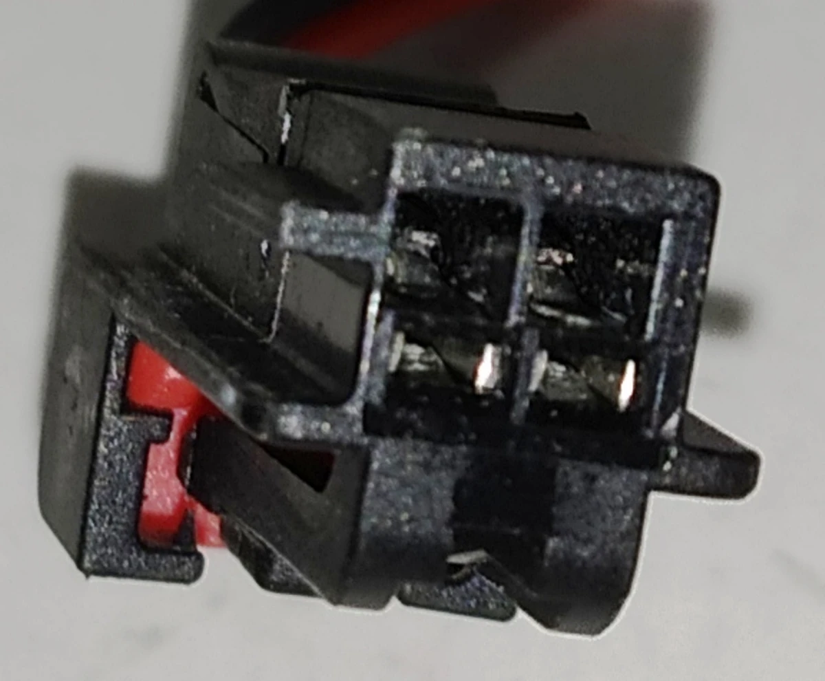 11 Датчик положения спинки 2-го ряда сидений 60/40 Tesla model X 1098281-00-A