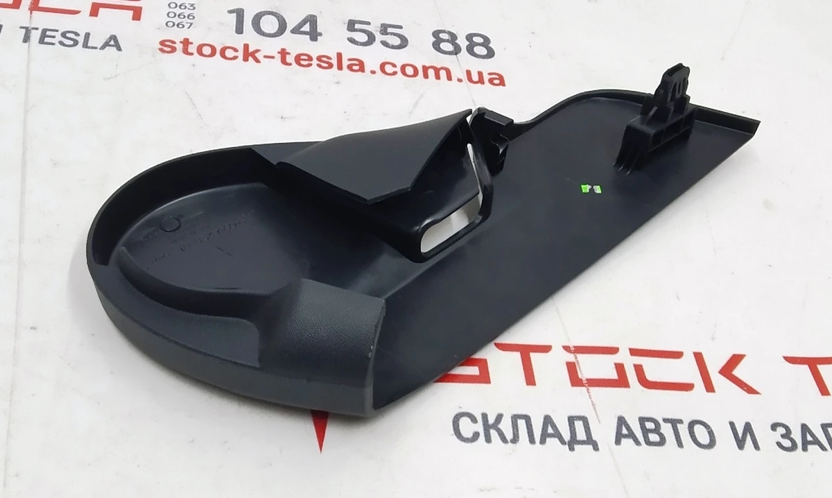 10 Накладка декоративна сидіння пасажира нижня ліва Tesla Model 3, Model Y 1557724-00-E