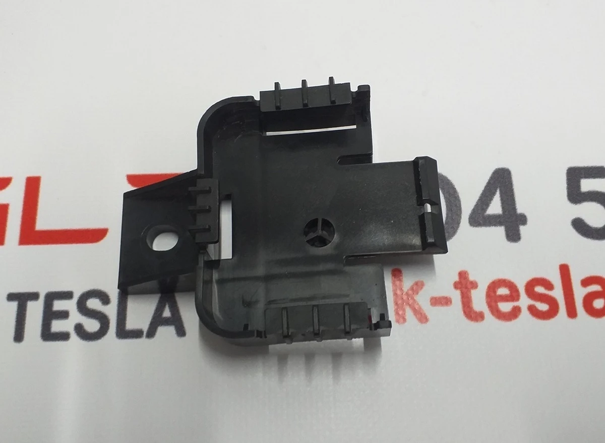6 Кронштейн модуля HOMELINK V OPTION 2 Tesla Model 3, Model S Feb 2021, Model X Mar 2021, Model Y 1098355-00-B