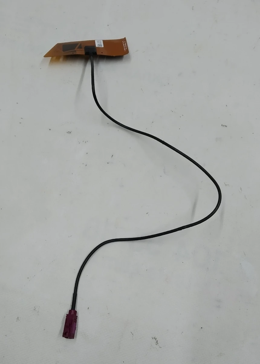 1 Антена LTE дзеркала зовнішнього лівого PREMIUM Tesla model 3 1110777-96-G