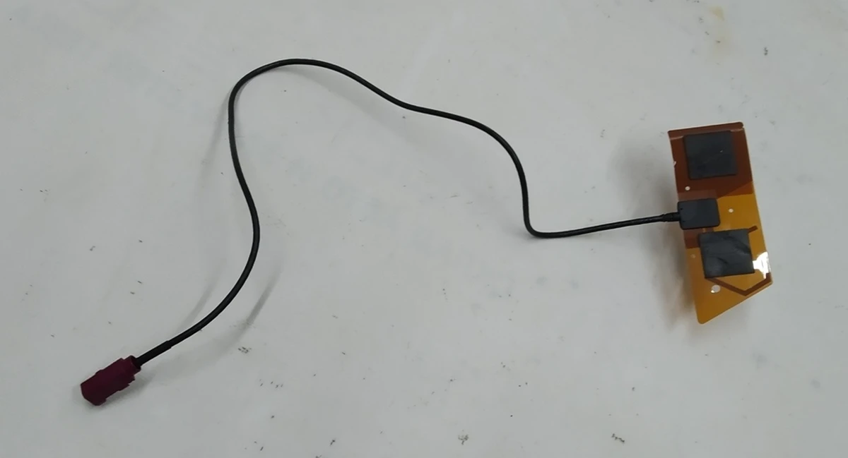 1 Antenna LTE exterior mirror left PREMIUM Tesla model 3 1110777-96-G