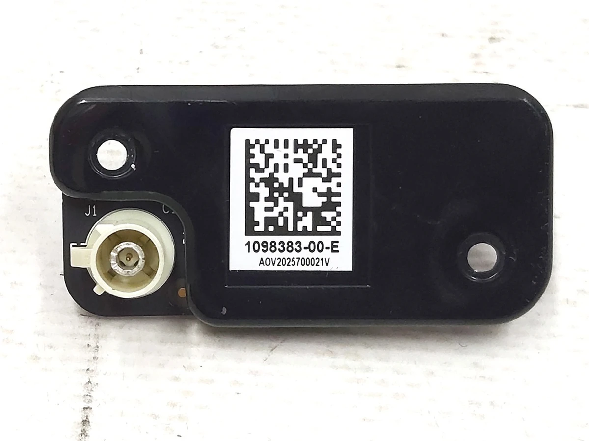 1 Камера салона Tesla model 3 1098383-00-E