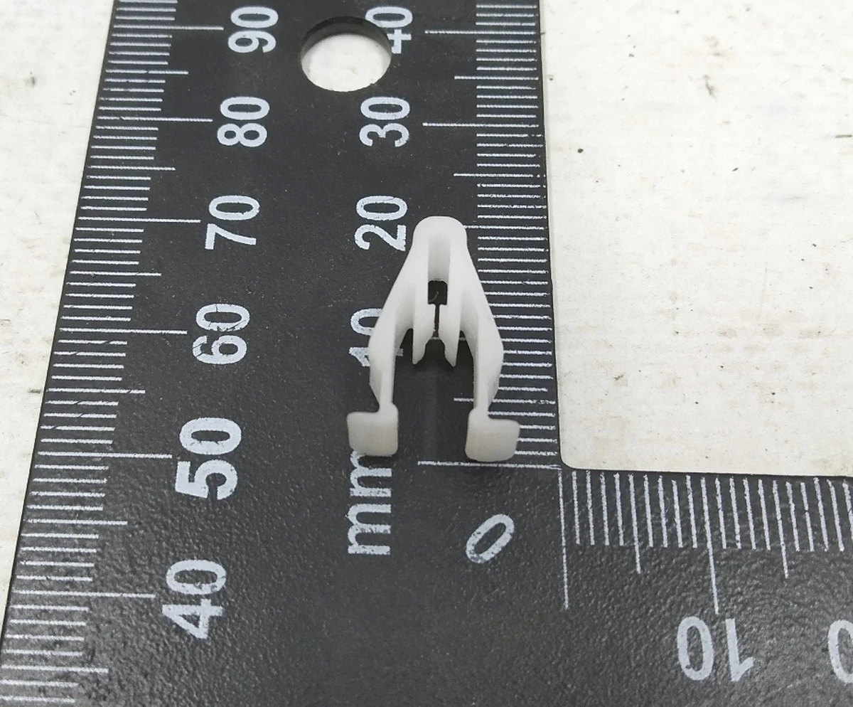 15 Клипса крепления облицовки салона 90666-SDA-A010-M1 Tesla model 3 1098408-00-B