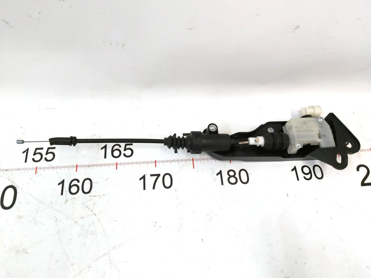 5 Привід замка капота електричний правий відкриття з кронштейном в зборі Tesla Model 3 1098790-00-D