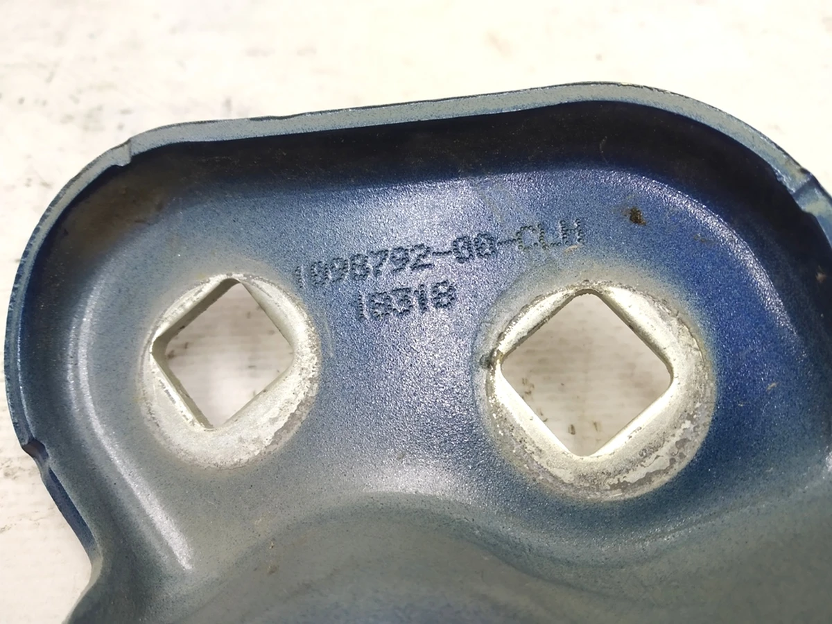 6 Петля кріплення капота ліва PPSB Tesla model 3 1098792-00-C