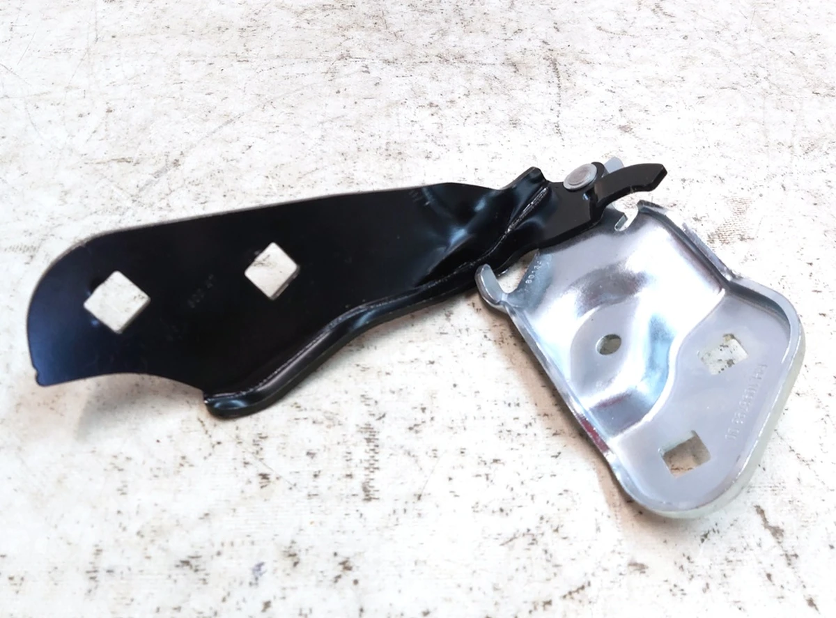 6 Петля крепления капота правая Tesla model 3 1098793-00-D
