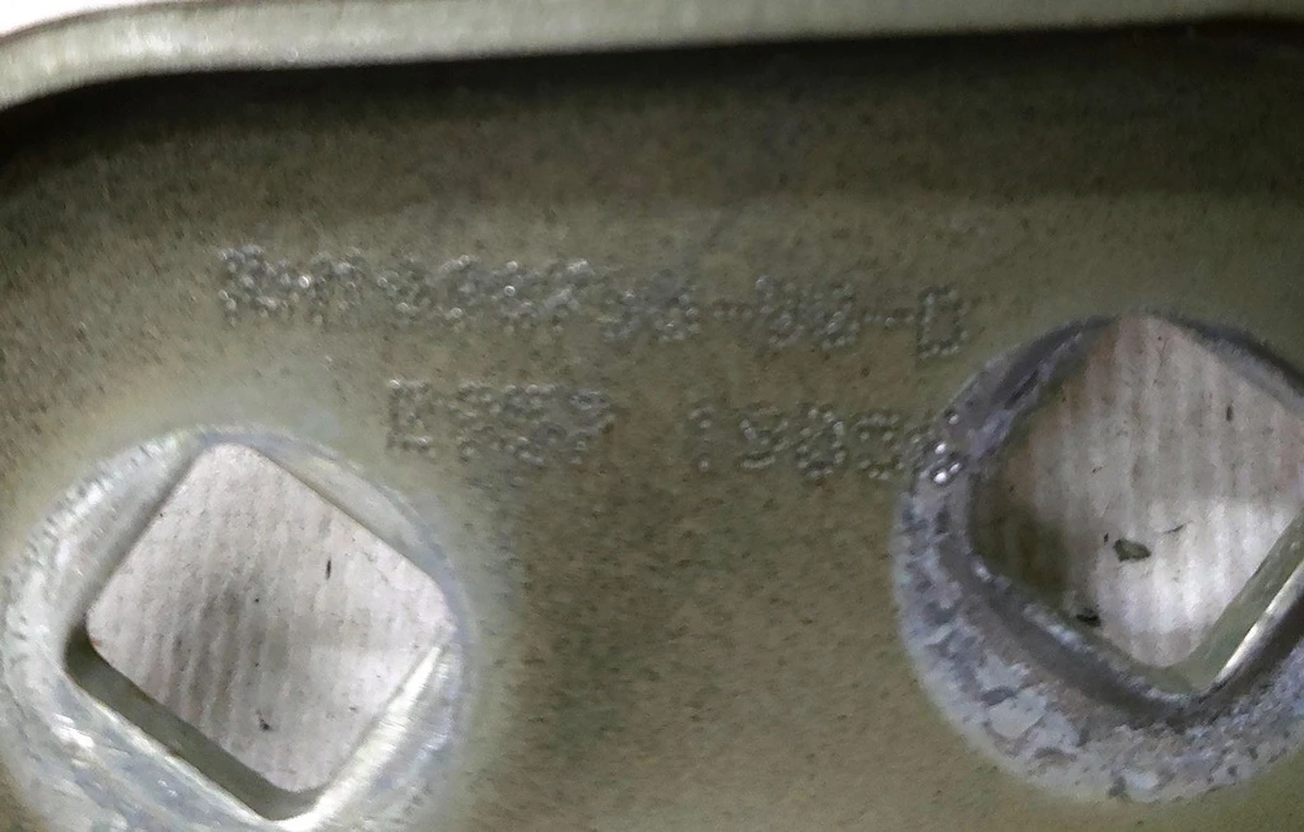 6 Петля кріплення капота права PBSB Tesla model 3 1098793-00-C