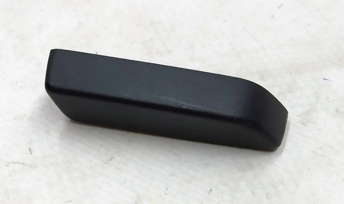 7 FIRST ROW CUSHION SWITCH CAP - RIGHT HAND Tesla Model S REST, Model X, Model 3, Model Y 1098842-00-D