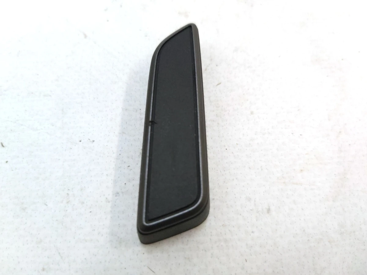 7 Кнопка регулювання положення нижньої частини пасажирського сидіння GRAPHITE Tesla Model S REST, Model X, Model 3, Model Y 1098842-00-D