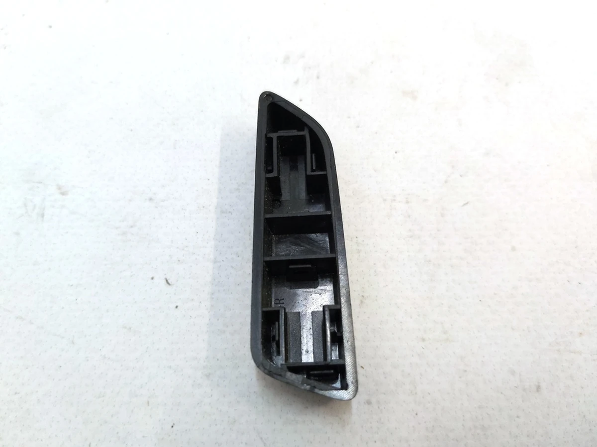 7 Кнопка регулювання положення нижньої частини пасажирського сидіння GRAPHITE Tesla Model S REST, Model X, Model 3, Model Y 1098842-00-D