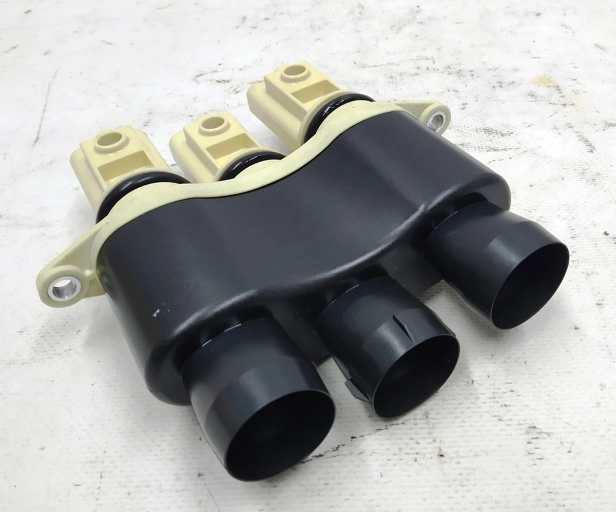 1 Високовольтний роз'єм редуктора двигуна заднього Tesla model 3 1120970-00-F