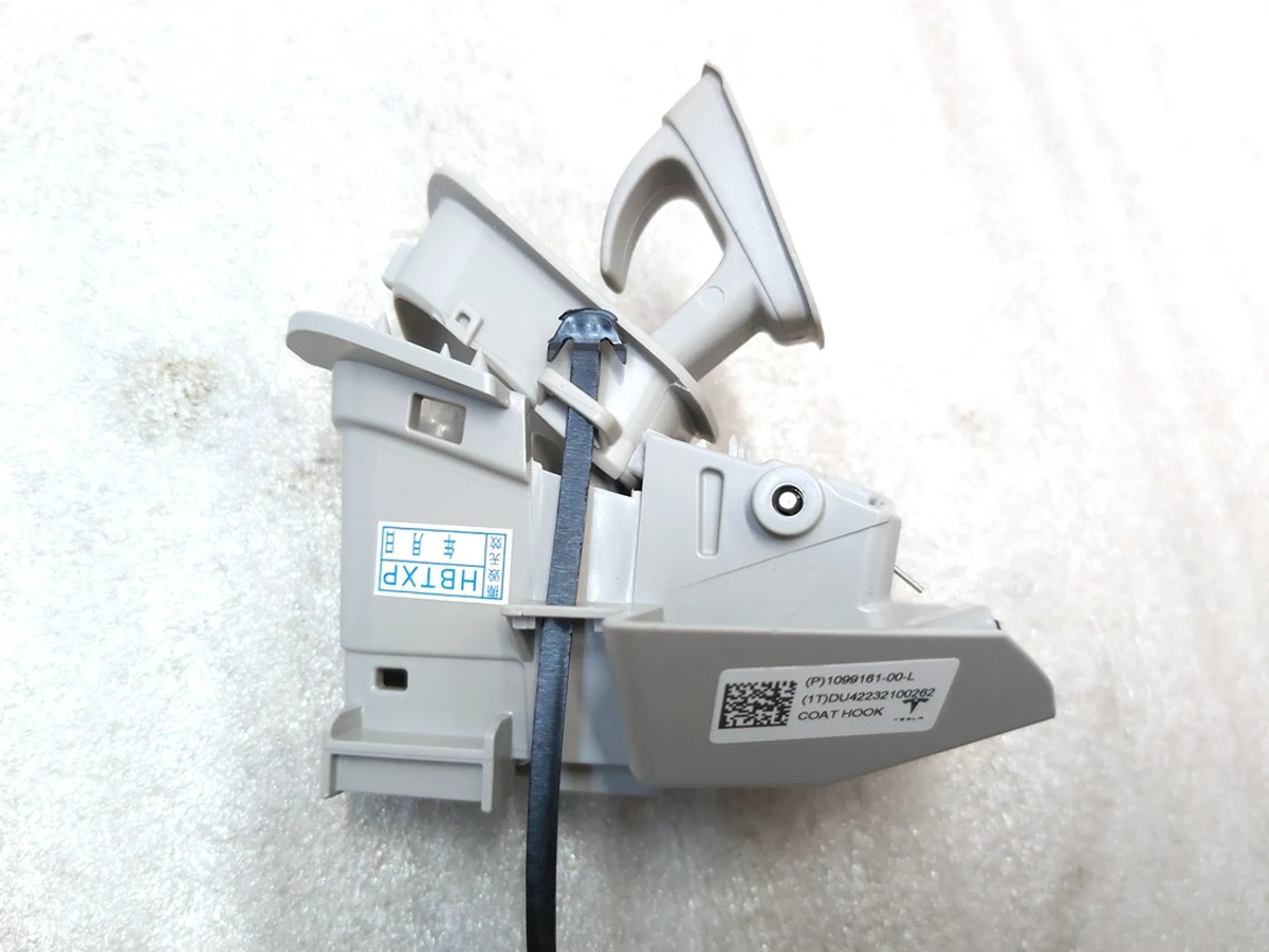 11 COAT HOOK ASY, RH Tesla model 3 1099161-00-J