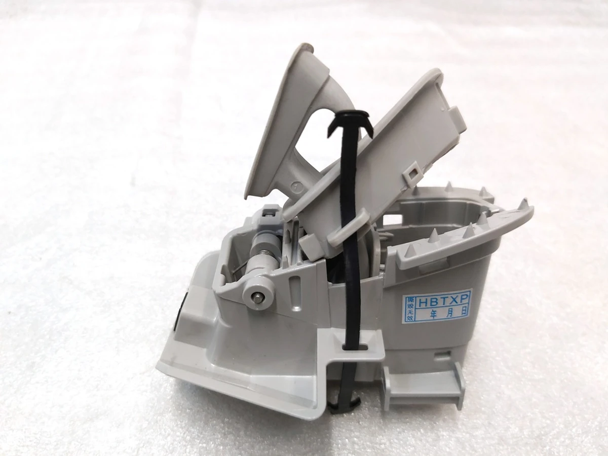 10 Гачок гардеробний лівий Tesla model 3 1099162-00-J