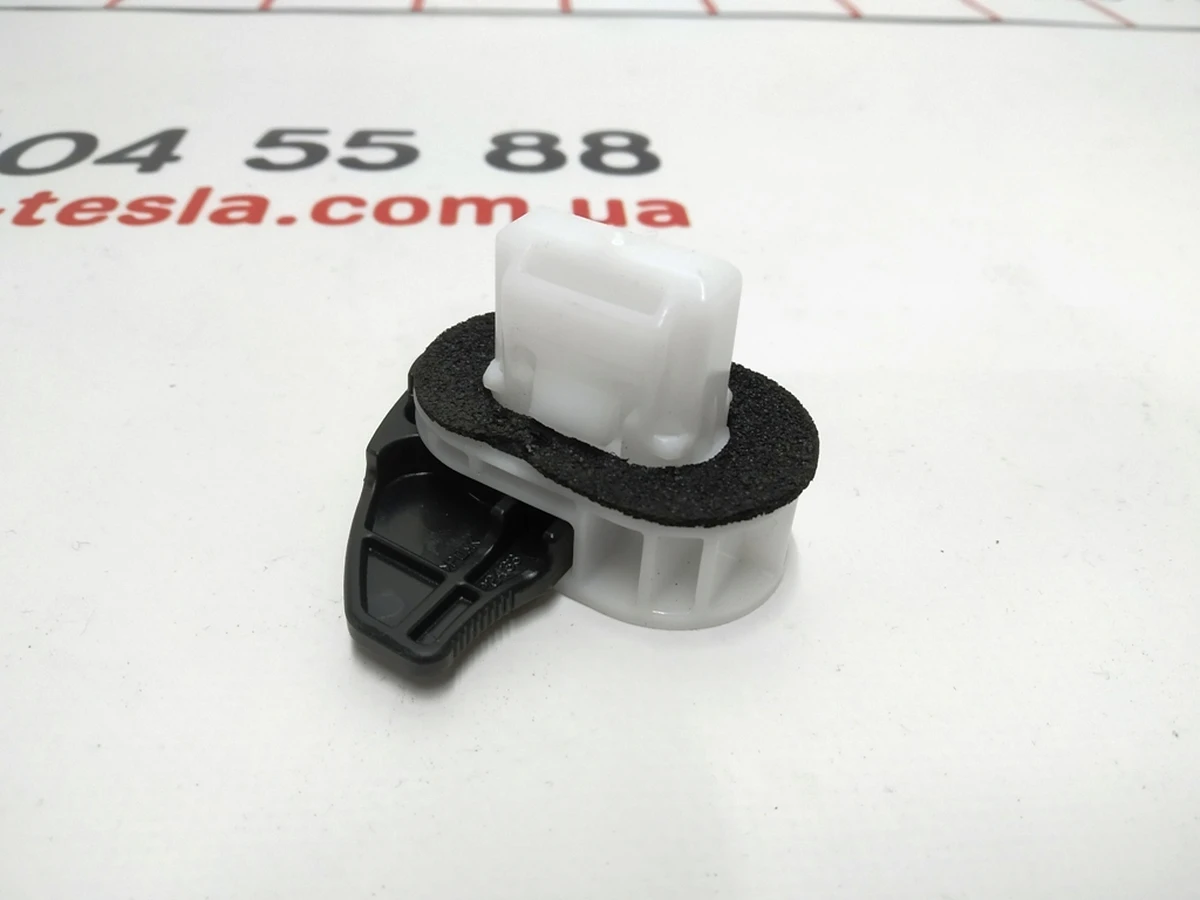 7 Защёлка (фиксатор) дивана 2-го ряда сидений NIFCO 22431 Tesla Model 3, Model 3 Jan 2024 1099583-00-C