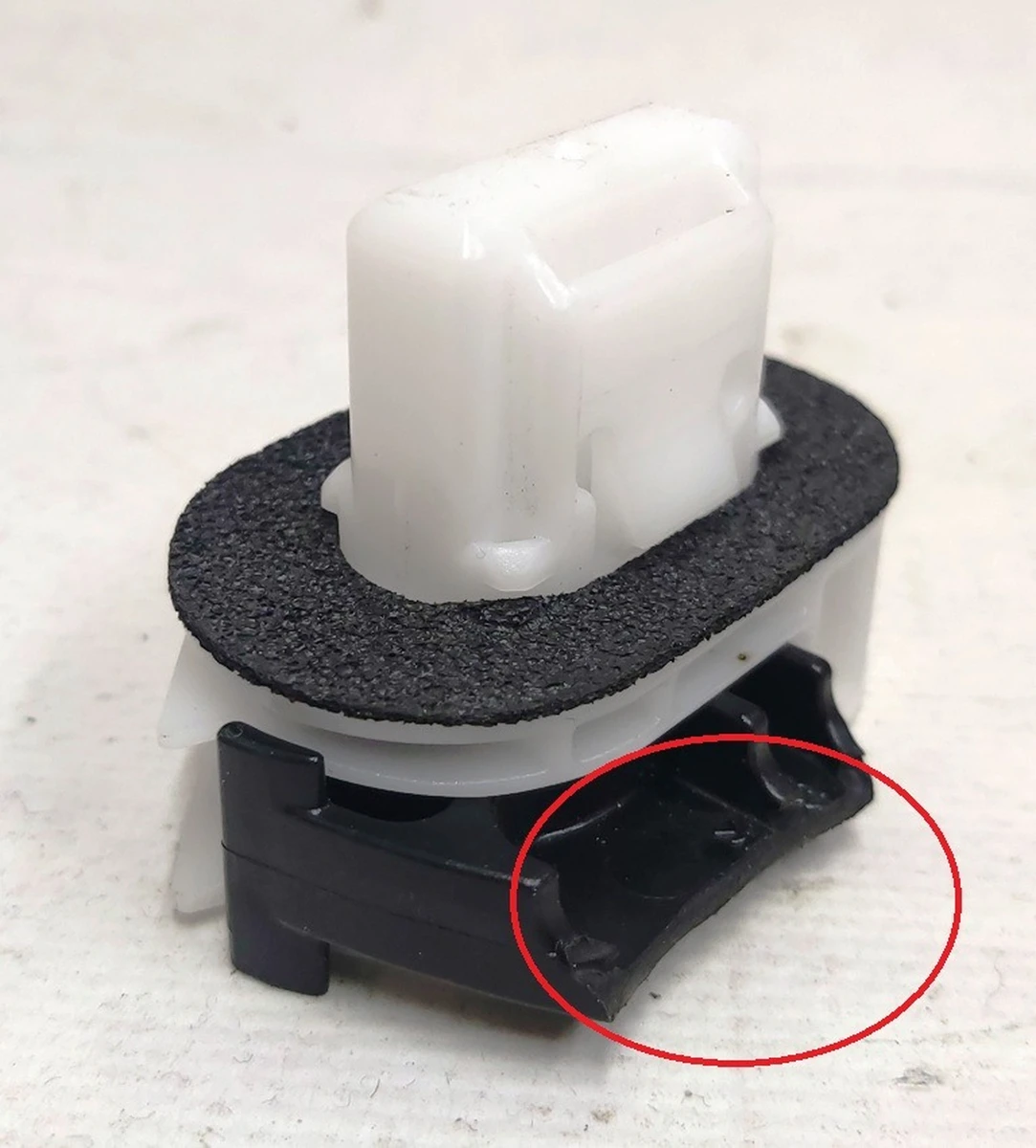 7 M3 2R CUSHION CLIP NIFCO 22431 Tesla Model 3, Model 3 Jan 2024 1099583-00-C