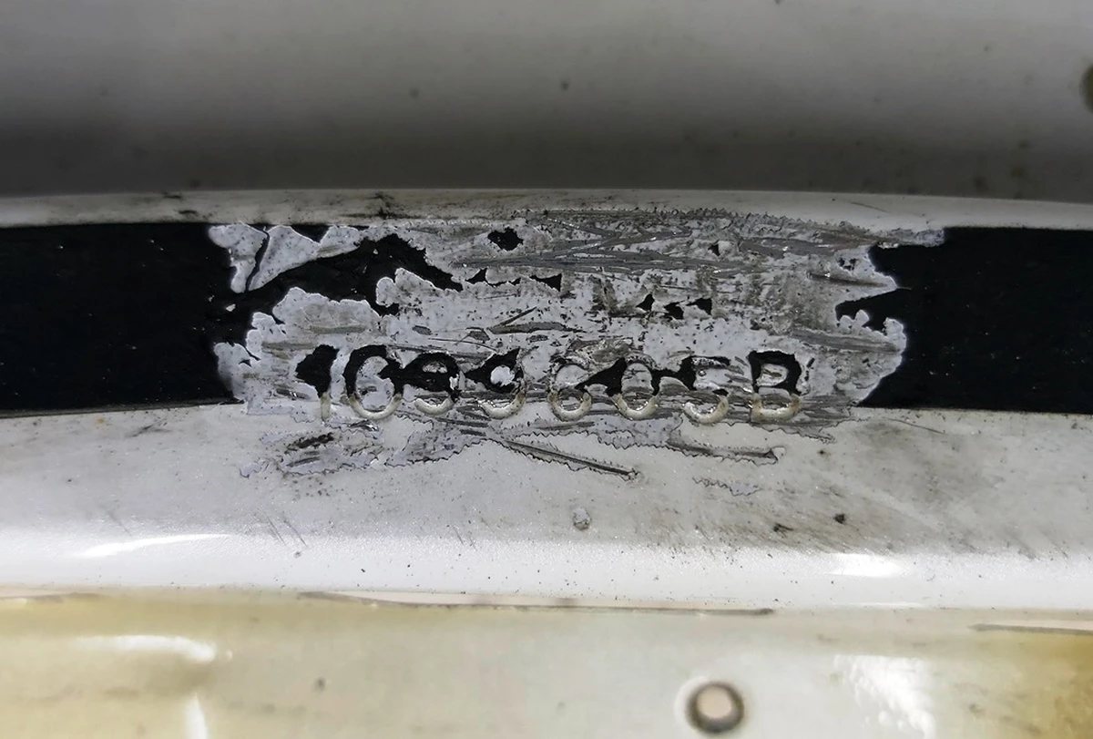 1 Усилитель-распорка задней полки (опора стекла панорамы) Tesla model 3 1099605-S0-А