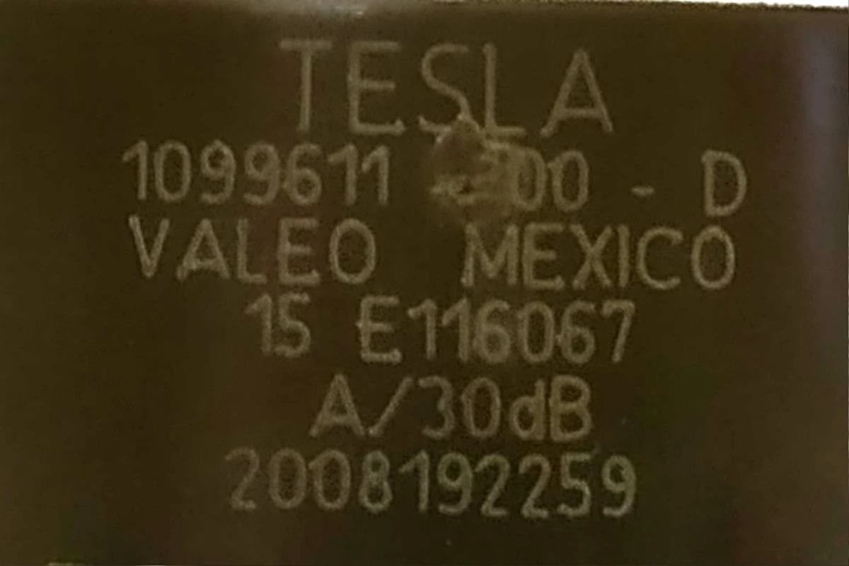 12 Parktronic door sensor AP 2.5 Tesla model X 1099611-00-D