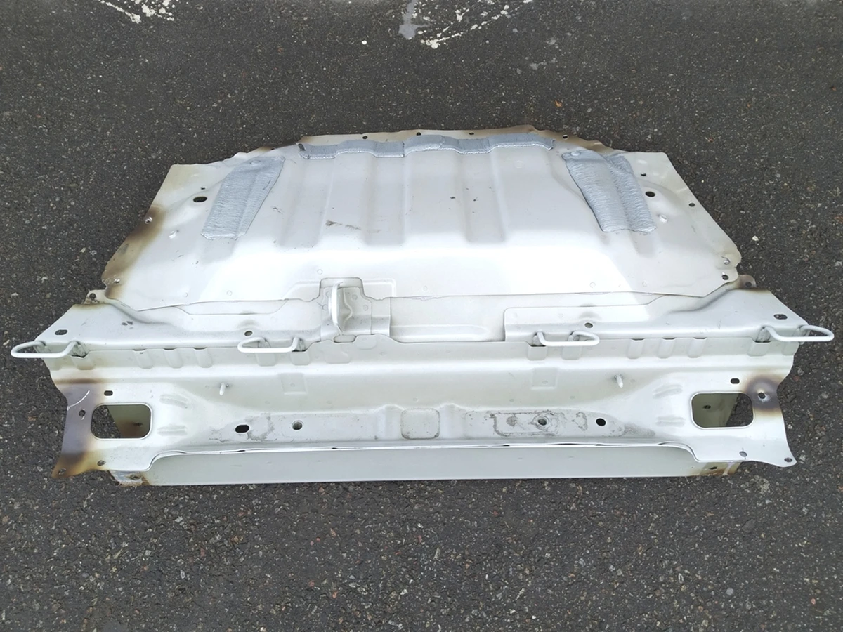 5 Кузовная панель над задним мотором в сборе Tesla model 3 1099613-S0-A