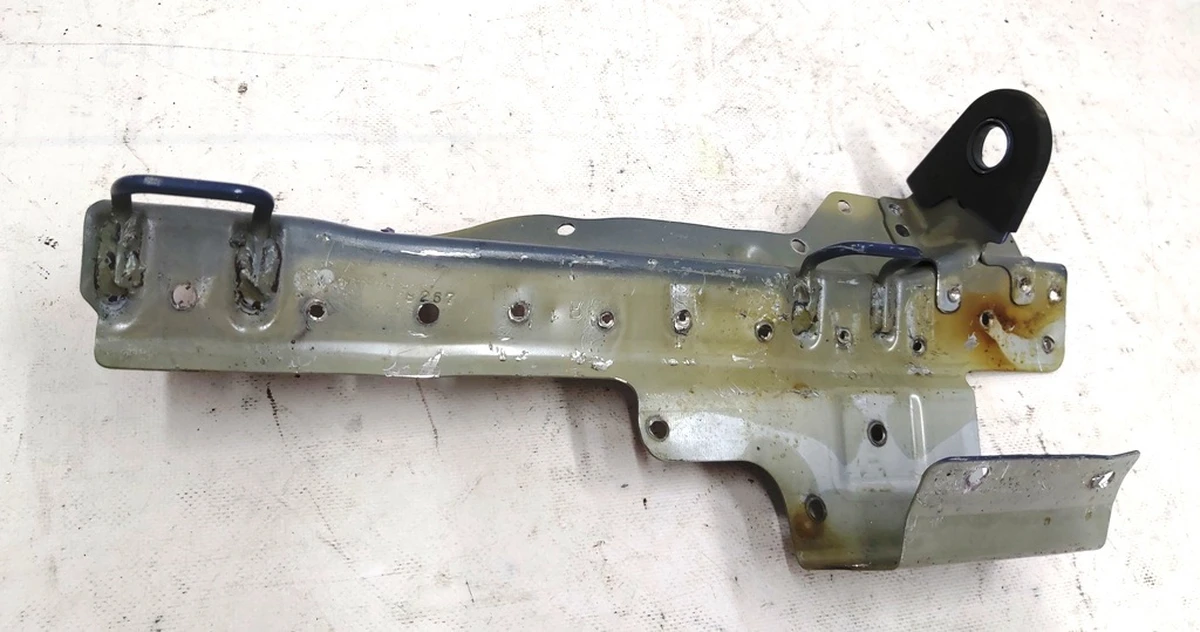 Кузовна панель кріплення сидінь заднього ряду права Tesla model 3 1099613-S0-A