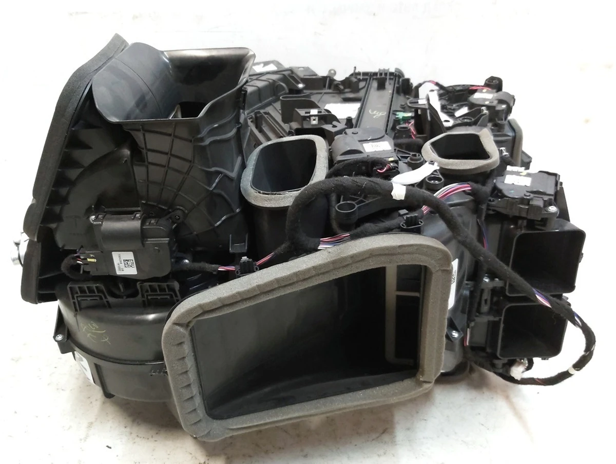 6 HVAC MODULE, without heating element Tesla model 3 1099999-00-I