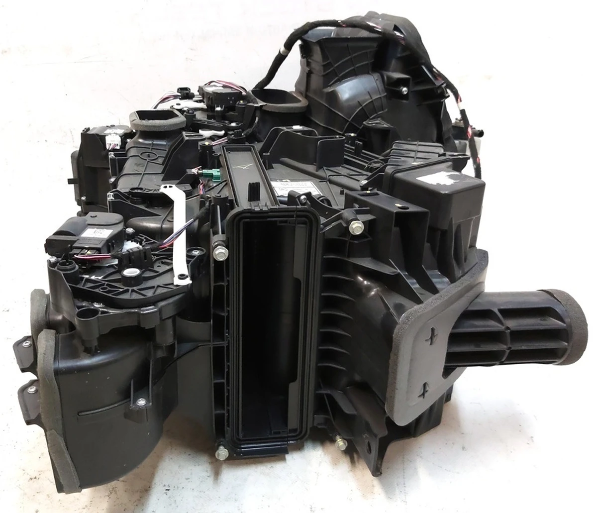 6 Печка салона в сборе без нагревательного элемента Tesla model 3 1099999-99-F